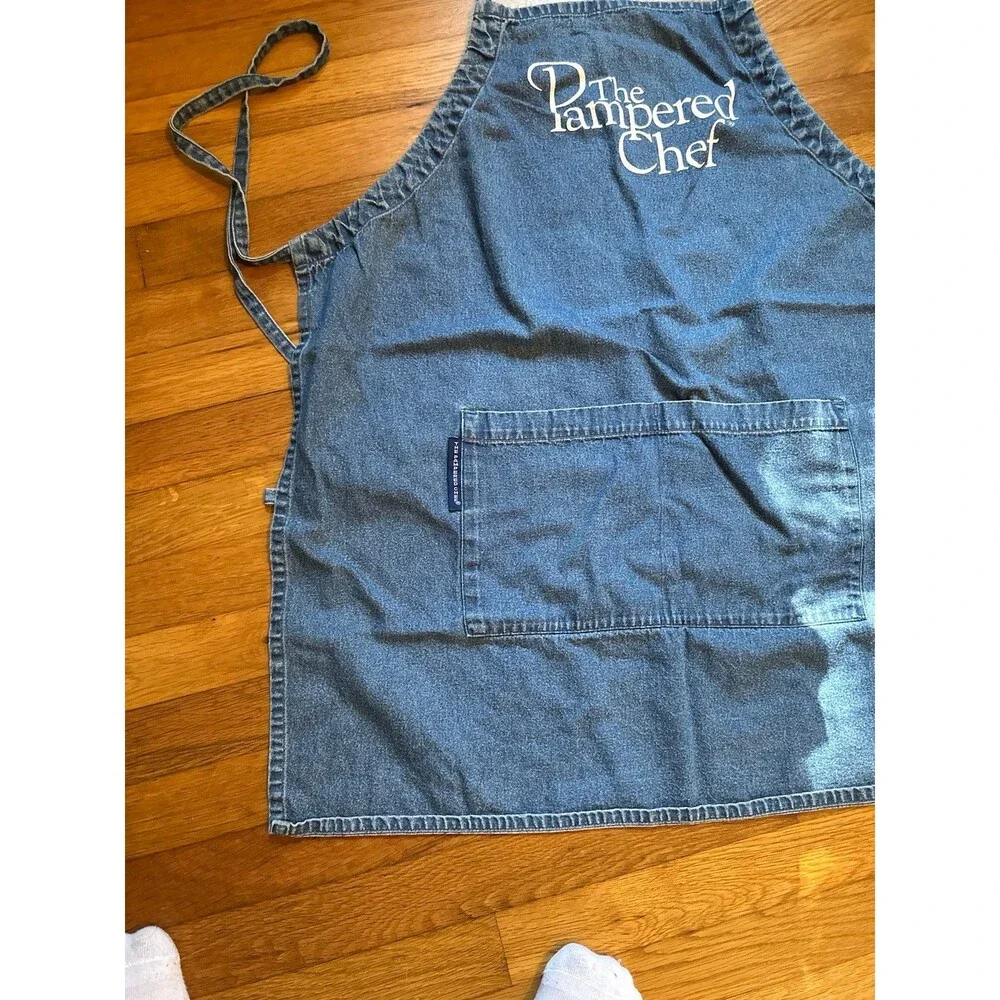 Pampered Chef Denim Two-Pocket Consultant Blue Jeans Baking Apron One Size